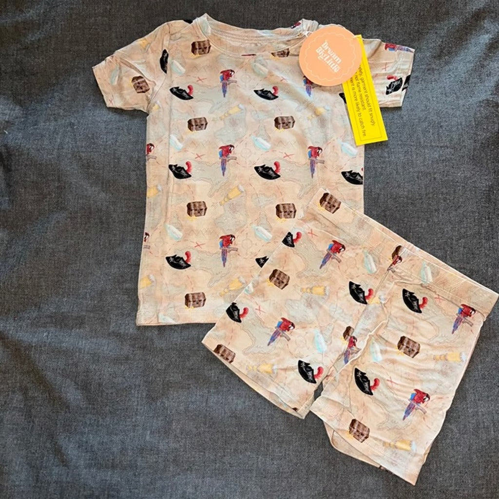 Parrot Bay Shorts Set