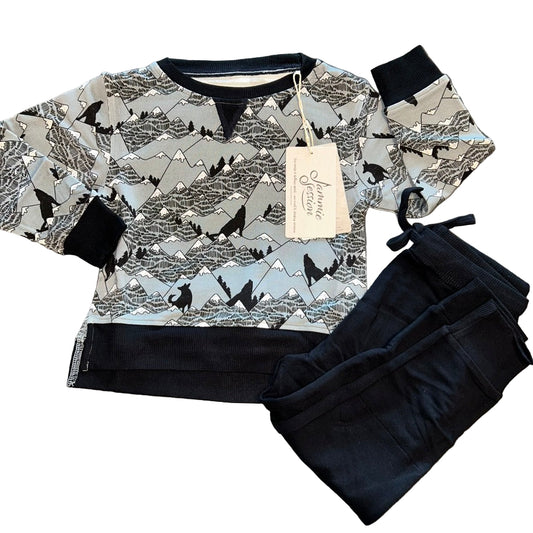 Howling Hills Crewneck and Jogger Set