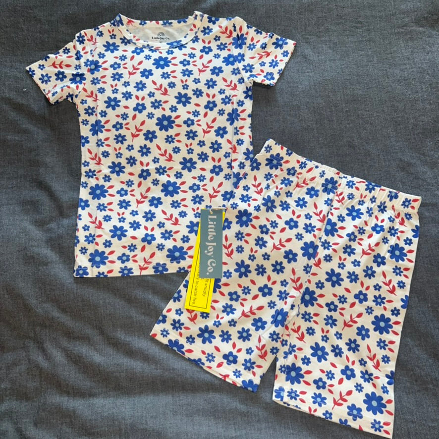 Red White & Blooms Shorts Set