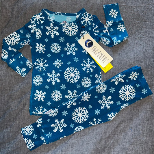 Snowflake Like Home Long Sleeve Set